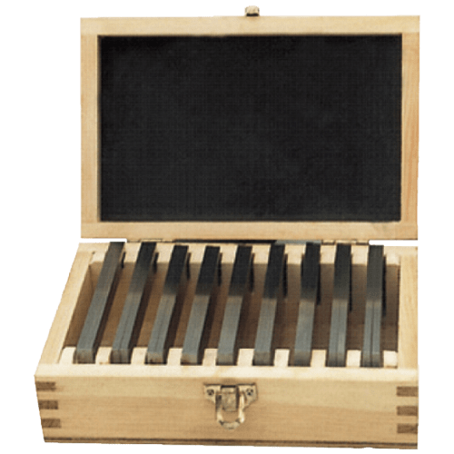 Steel parallel set, hardened, in wooden box type MLRD