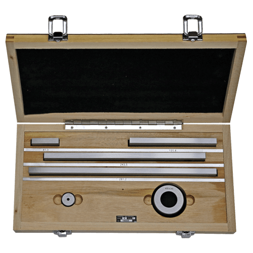 Gauge block set for checking calipers